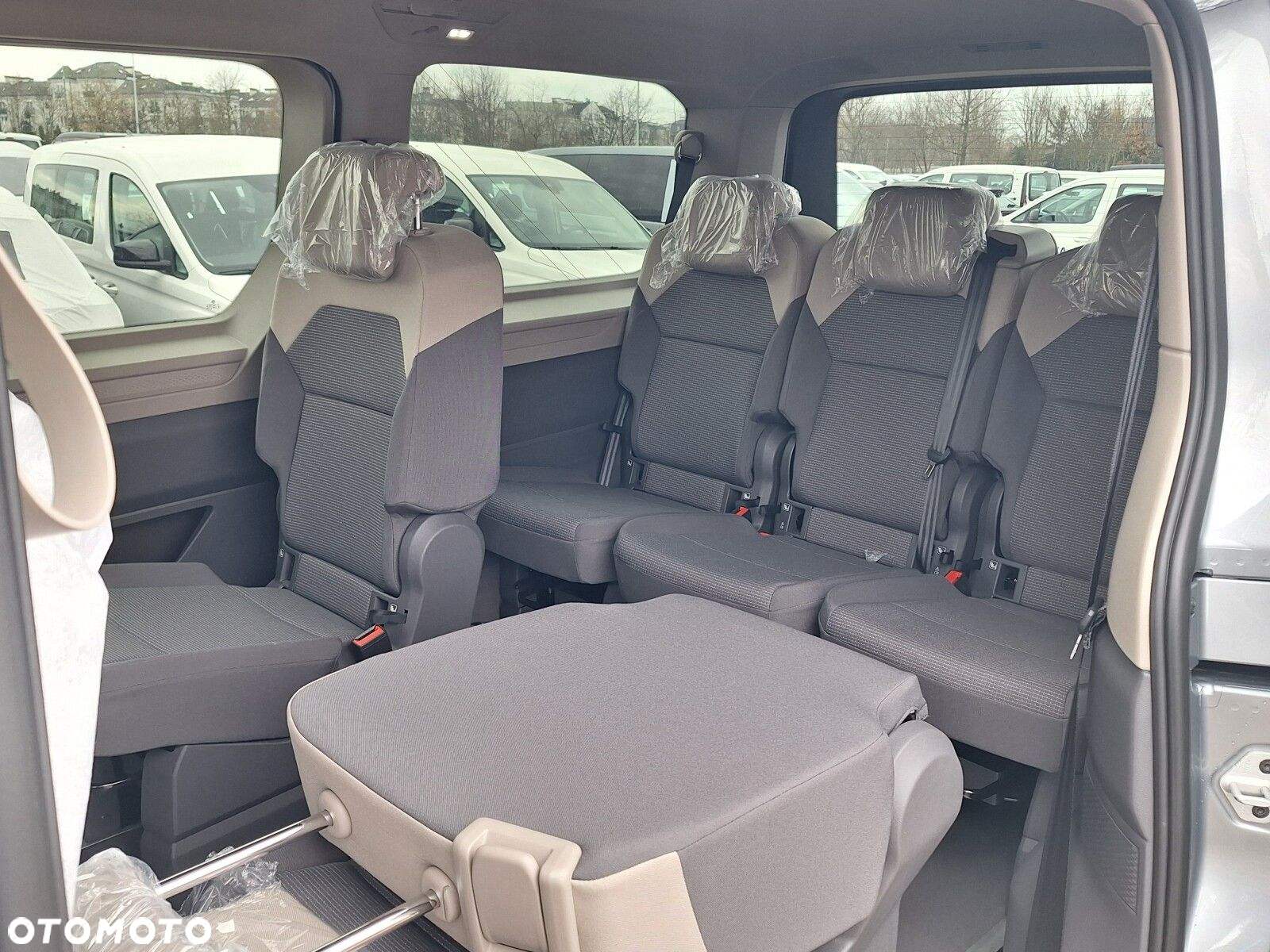 Volkswagen Multivan - 20