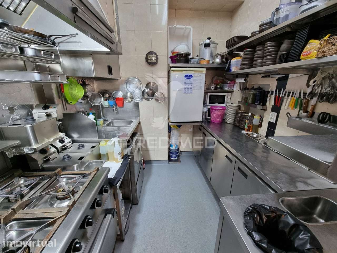 Restaurante na zona ribeirinha com 40 lugares - Grande imagem: 2/26