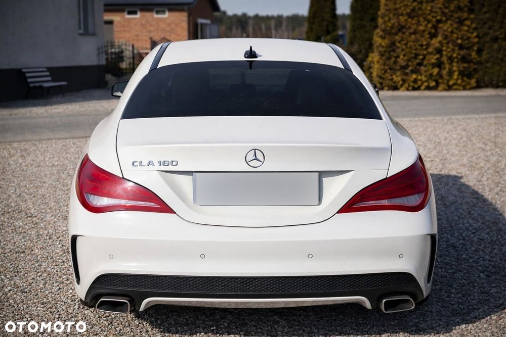 Mercedes-Benz CLA 180 7G-DCT - 7