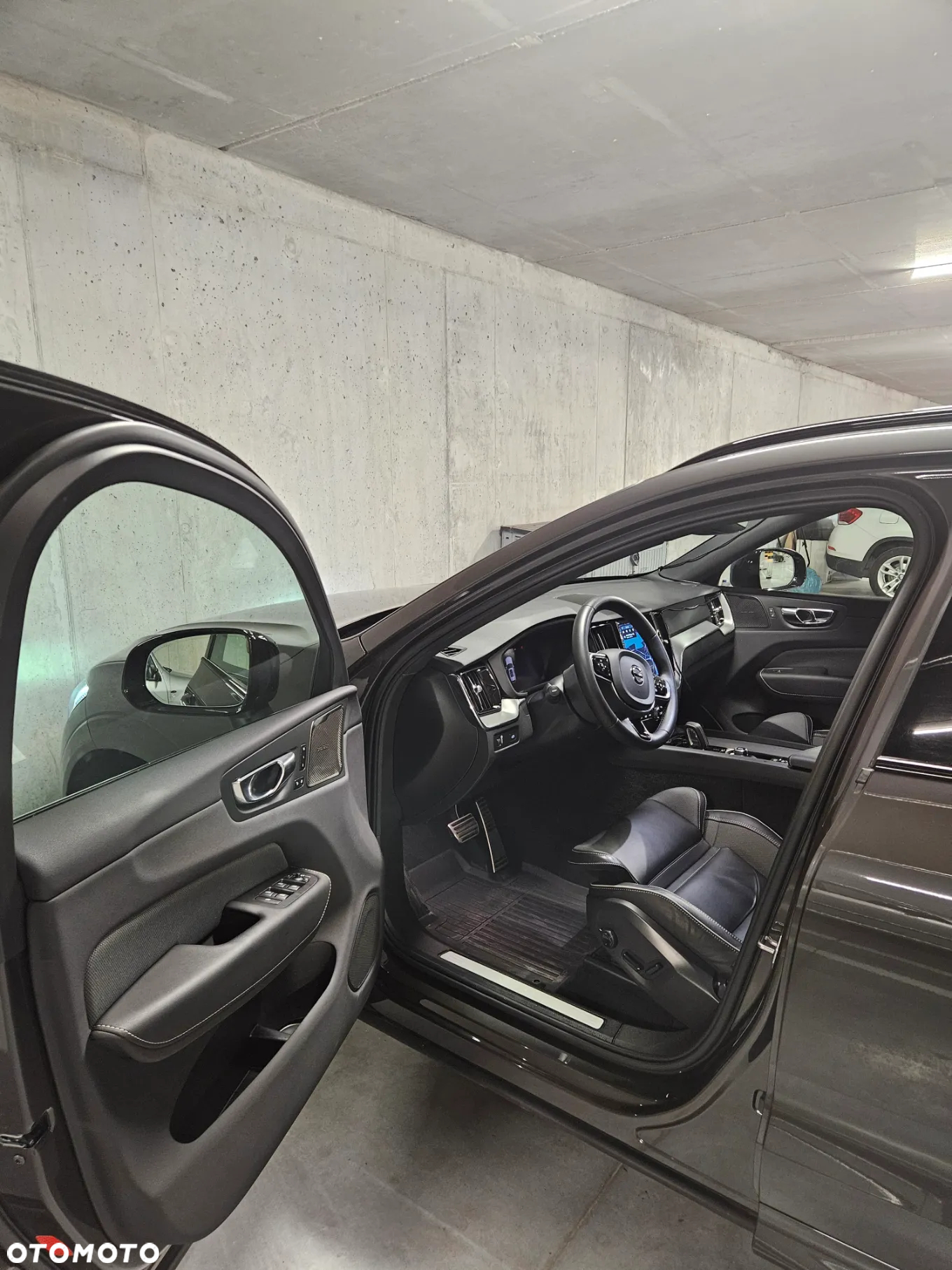 Volvo XC 60 T4 R-Design - 6