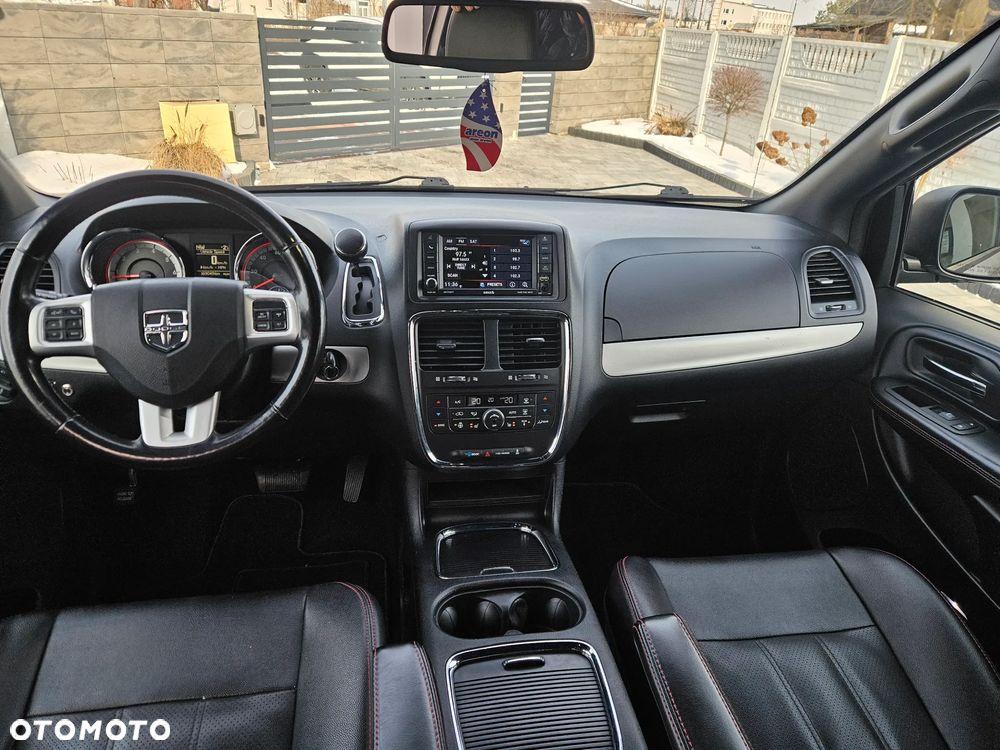 Dodge Grand Caravan 3.6 R/T - 14