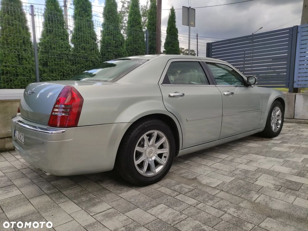 Chrysler 300C 2005 photo 2