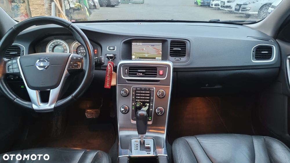 Volvo V60 D3 Geartronic Summum - 9
