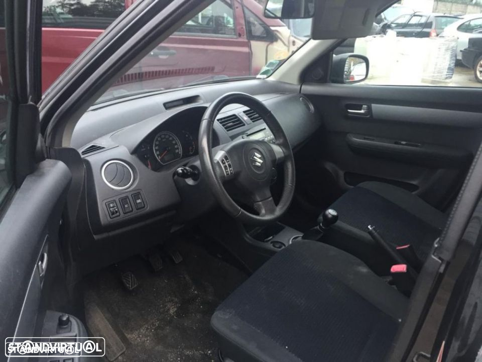 Suzuki Swift 1.3 DDIS de 2008 para peças - 4