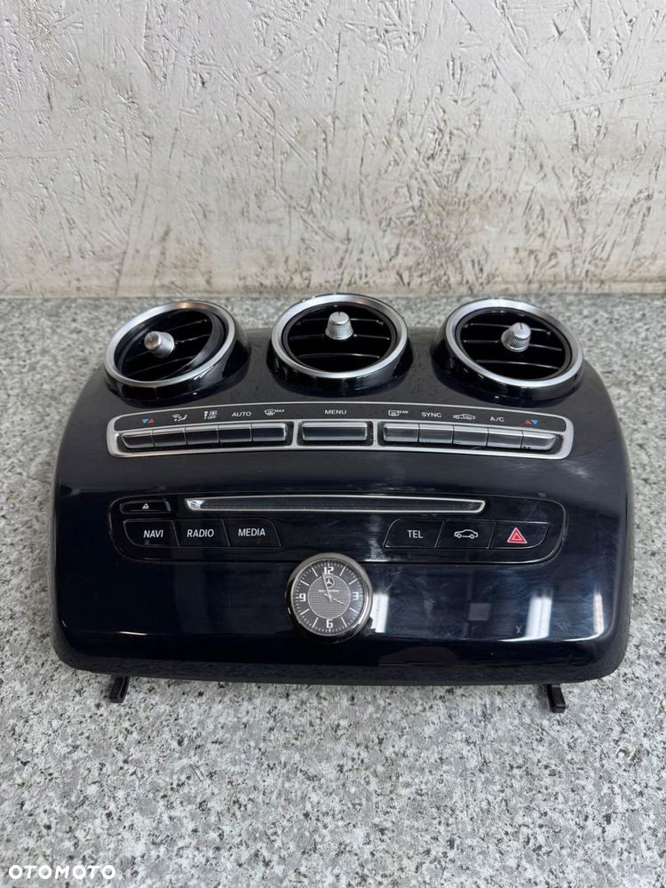 panel klimatyzacji nawigacji radia mercedes c klasa w205 2014-2021 - 8