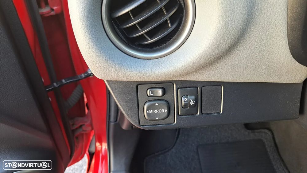 Toyota Yaris 1.4 D-4D Comfort 99g - 36