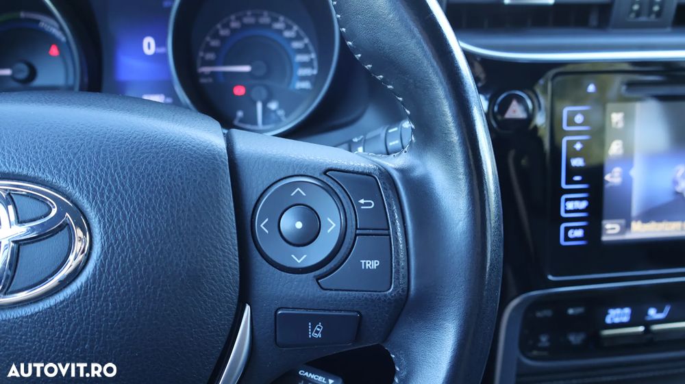 Toyota Auris - 16
