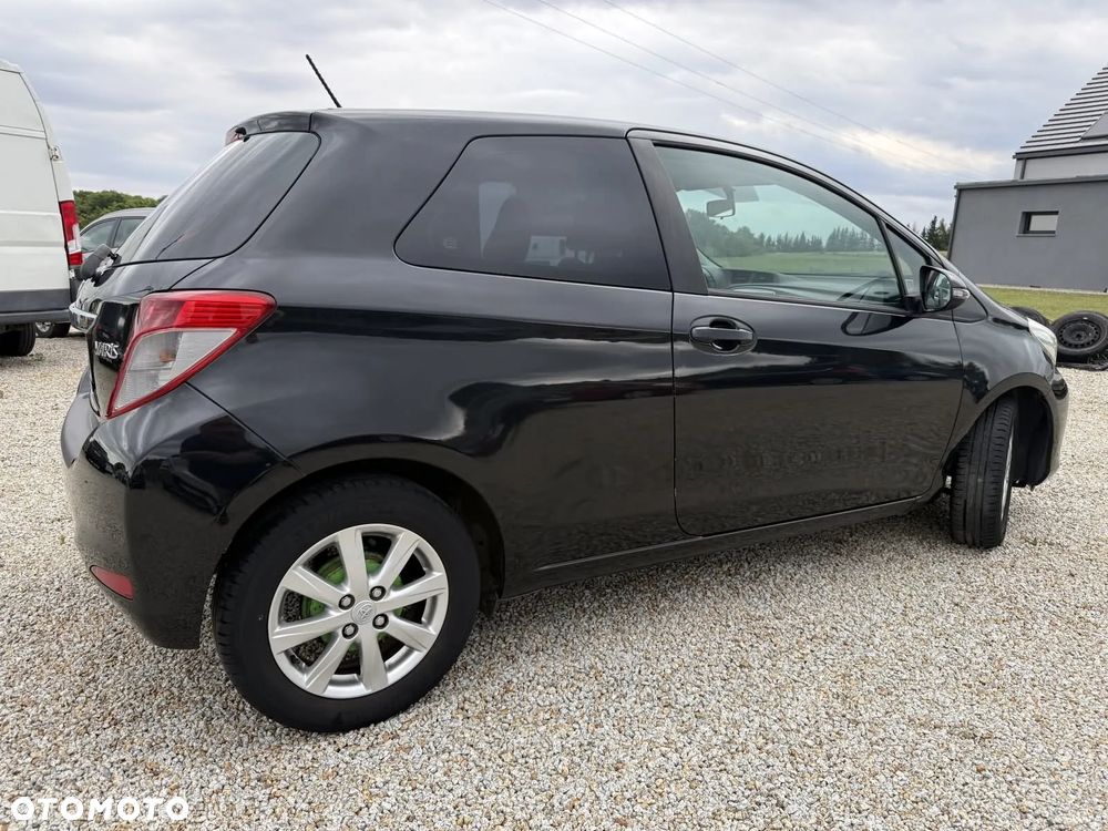 Toyota Yaris 1.33 VVT-i Cool - 4