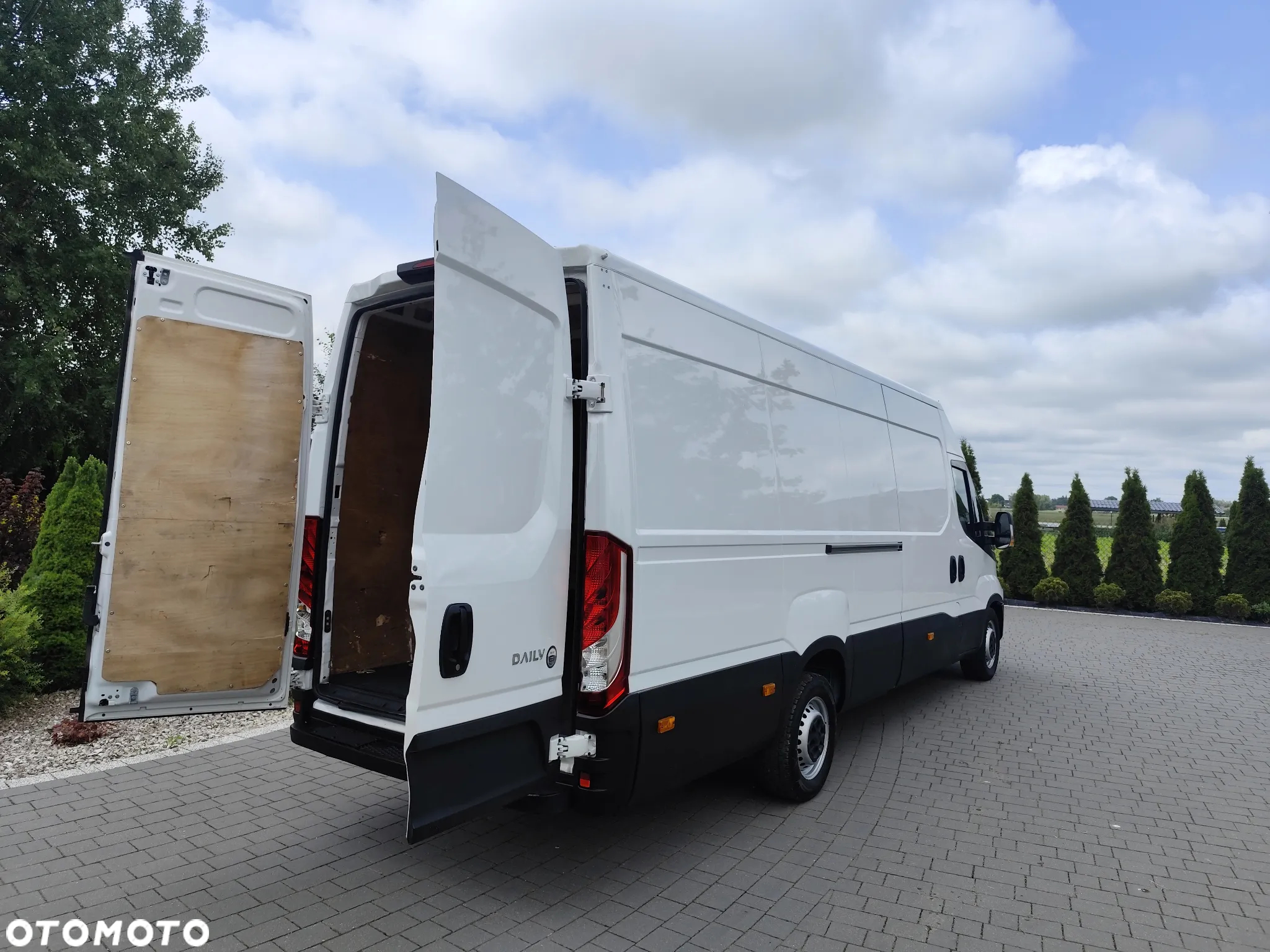 Iveco 35s14 - 24