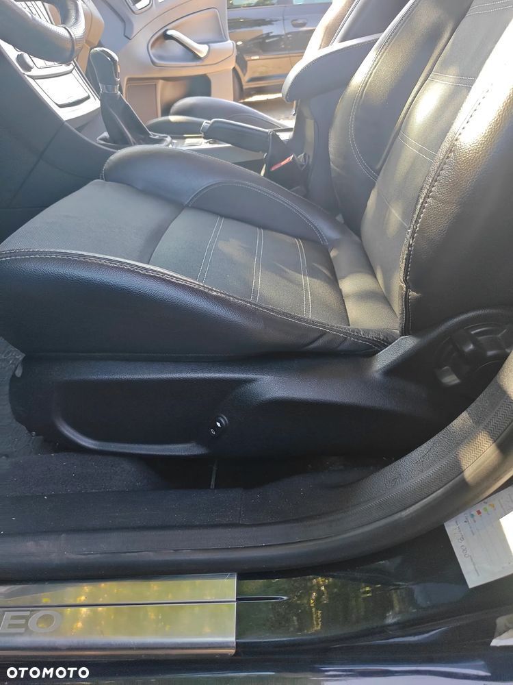Ford Mondeo 2.0 FF Titanium - 13