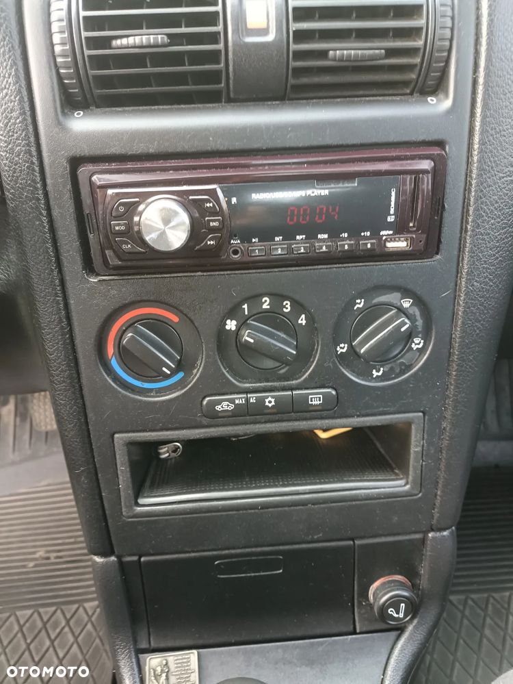 Renault Clio BLUE dCi 85 EXPERIENCE - 9