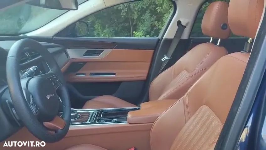 Jaguar F-Pace 20d RWD Prestige - 9