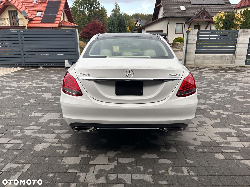 Mercedes-Benz Klasa C 300 9G-TRONIC Edition - 15