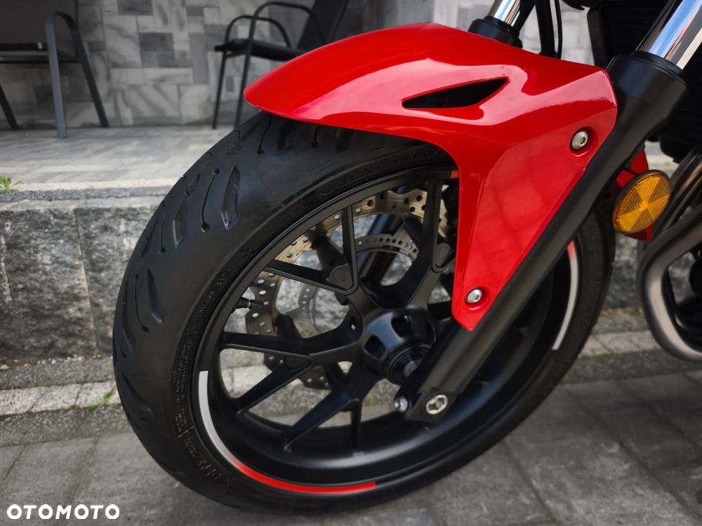 Honda CB - 22