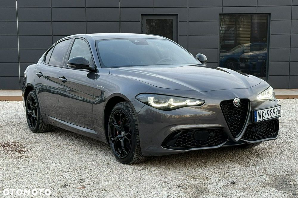 Alfa Romeo Giulia 2.0 Turbo 16V AT8-Q4 Veloce - 1