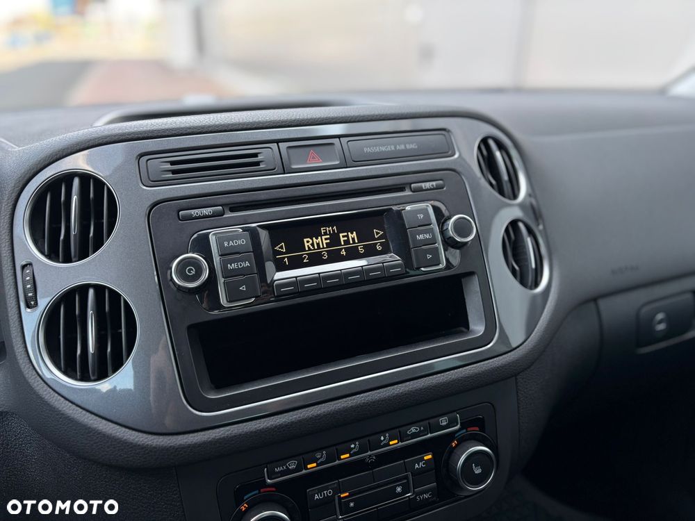 Volkswagen Tiguan 2.0 TDI DPF BlueMotion Technology Exclusive - 17