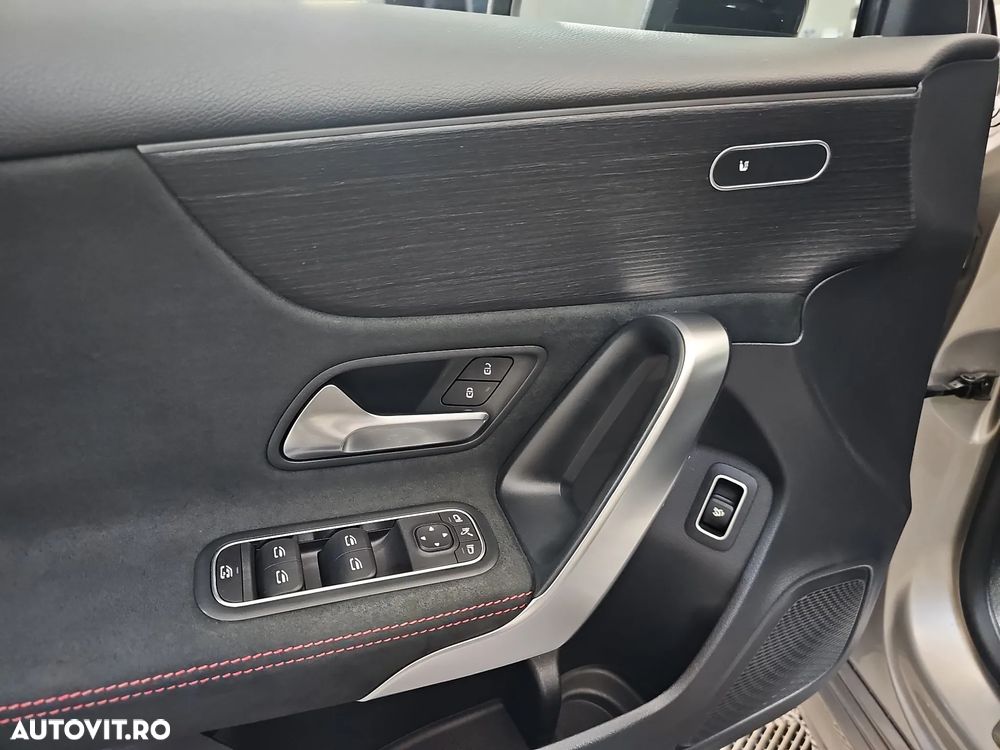 Mercedes-Benz A 200 Sedan 7G-DCT AMG Line - 14