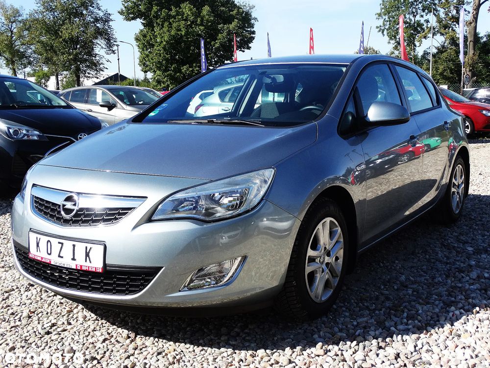 Opel Astra 1.6 Automatik Color Edition - 3