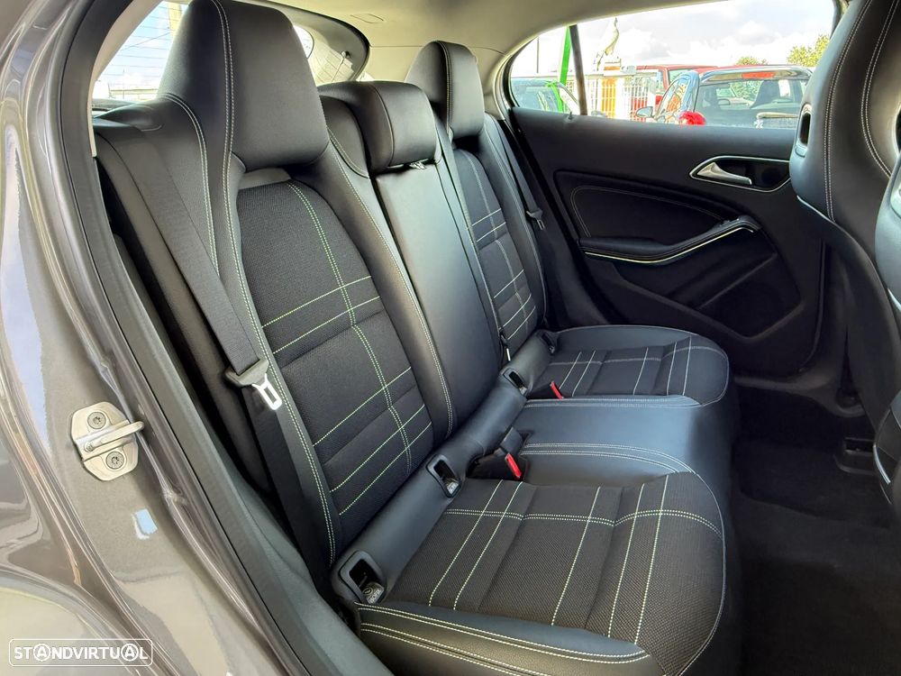 Mercedes-Benz GLA 180 CDI Urban - 27