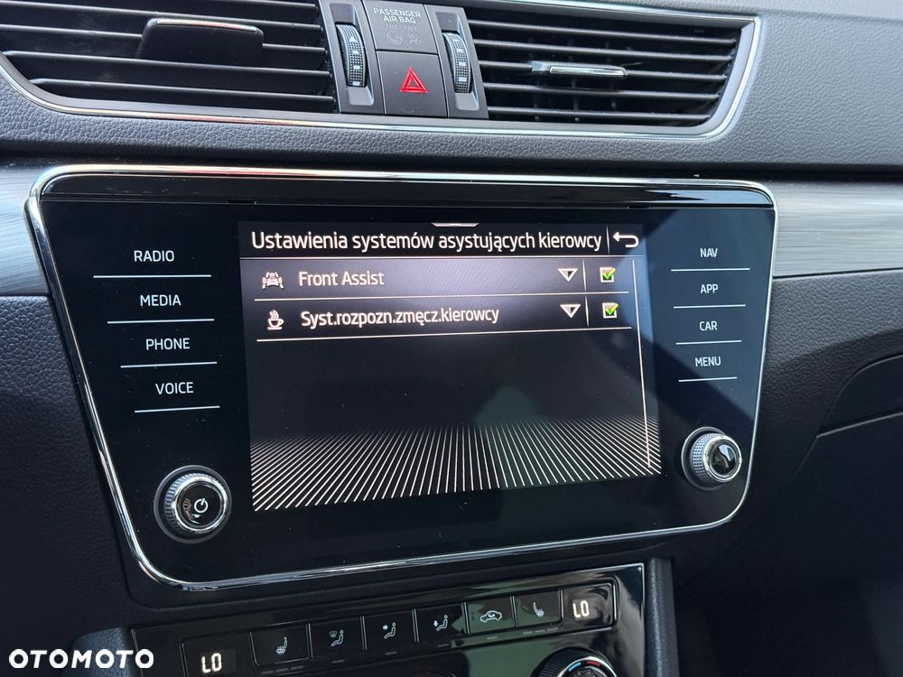 Skoda Superb 2.0 TDI SCR 4x4 Style DSG - 38