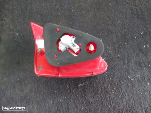 Farol Tras REF0808 ALFA ROMEO 147 2001 5P DRT - 2
