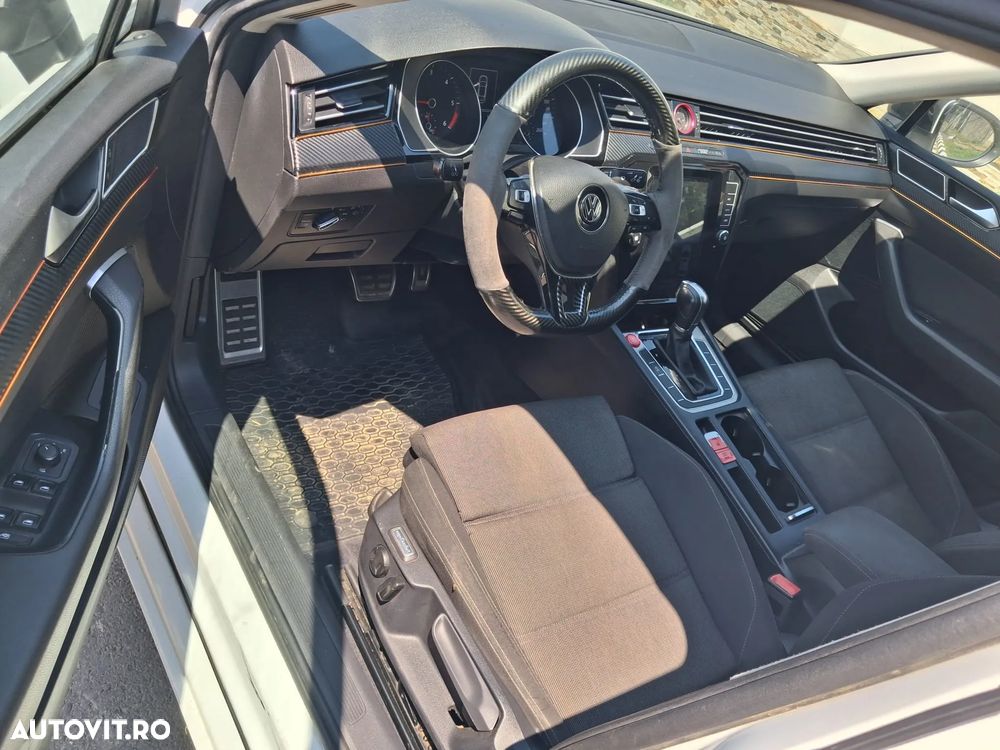 Volkswagen Passat 2.0 TDI DSG Highline - 15