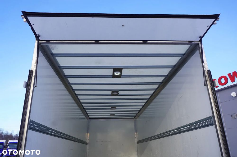 DAF LF 12.210 kontener 18 palet z windą / 50 tys.km /2024 - 9