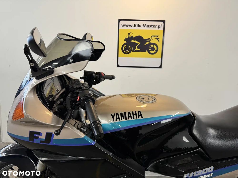 Yamaha FJ - 20