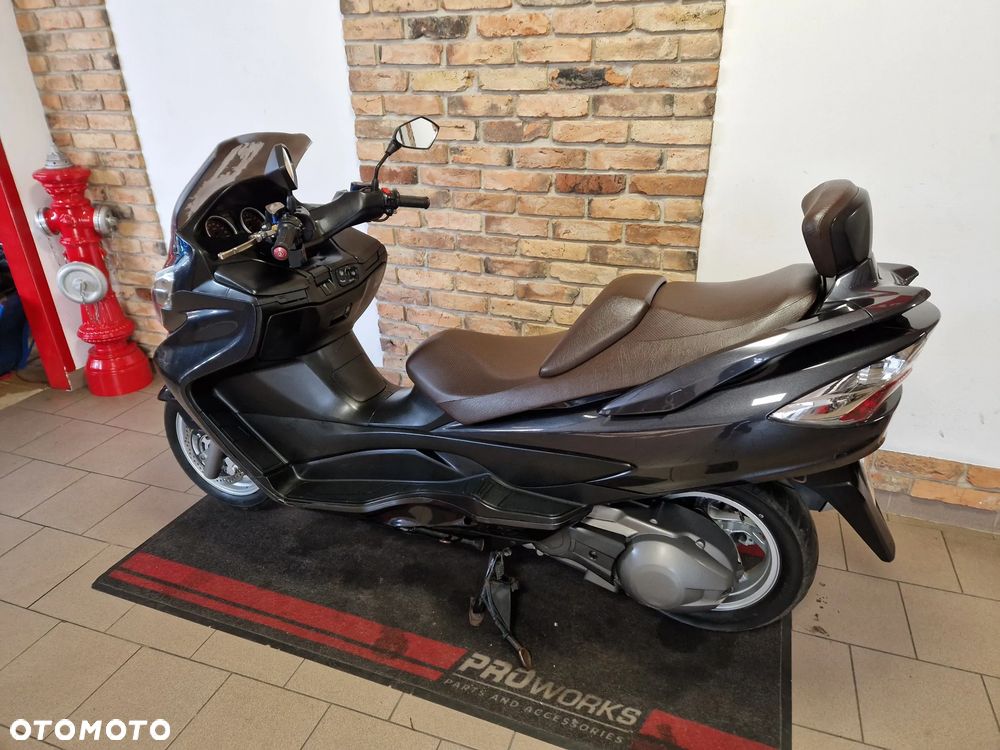 Suzuki Burgman - 8