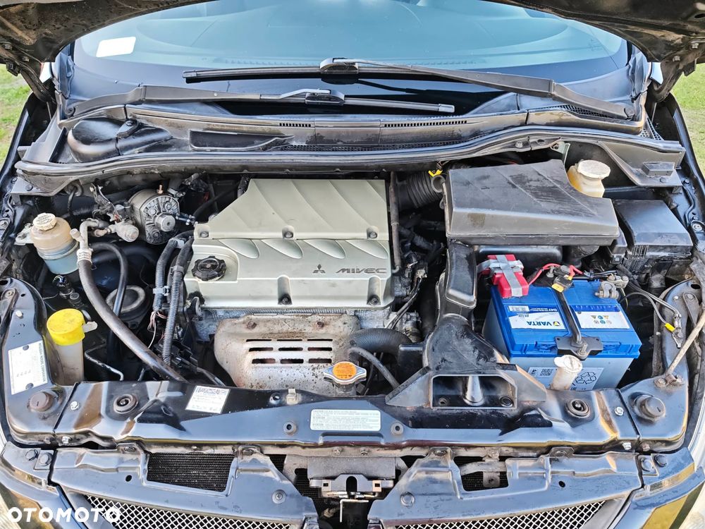 Mitsubishi Grandis 2.4 Intense - 8