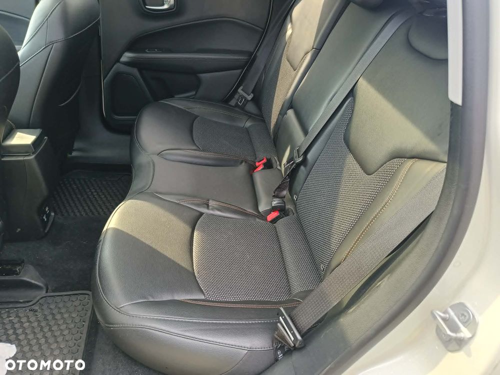 Jeep Compass 1.4 MultiAir Limited - 33