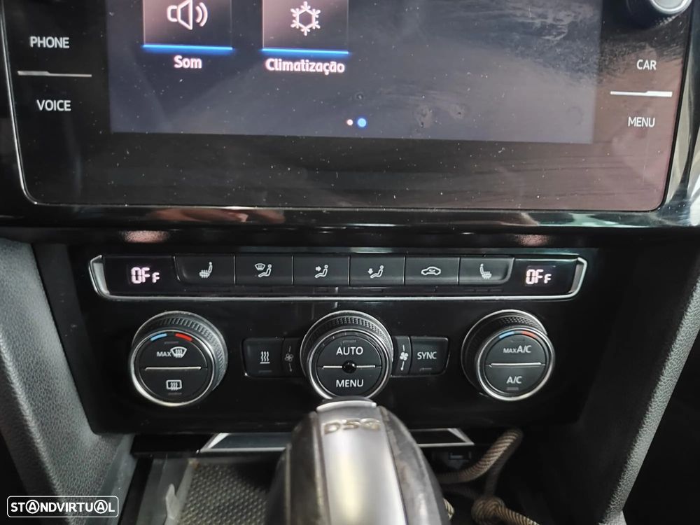 VW Passat Variant 2.0 TDi R-Line DSG - 40