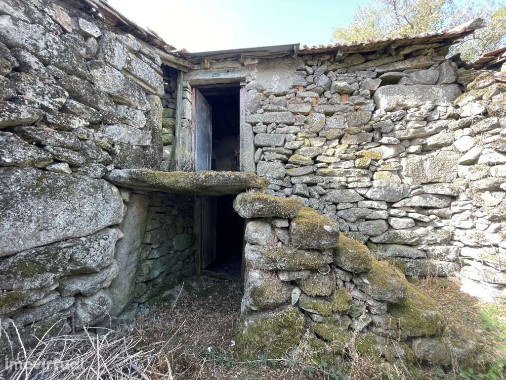 Moradia para recuperar em Vreia de Jales, Vila Pouca de Aguiar. - Grande imagem: 4/18