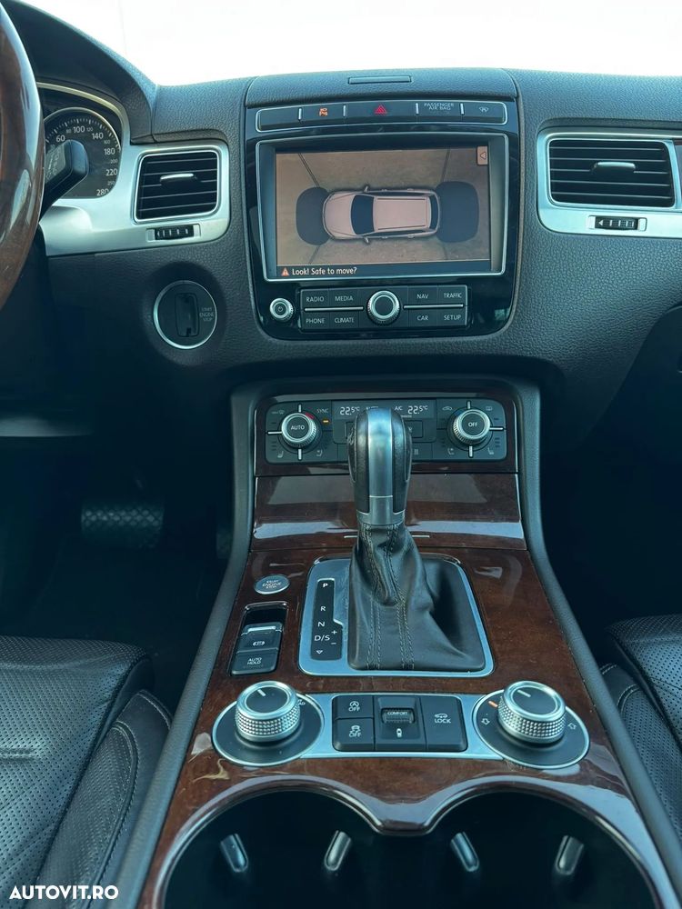 Volkswagen Touareg - 26