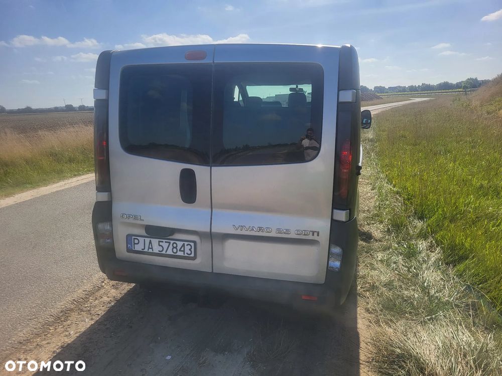 Opel Vivaro 2.5 CDTI L2H1 - 8