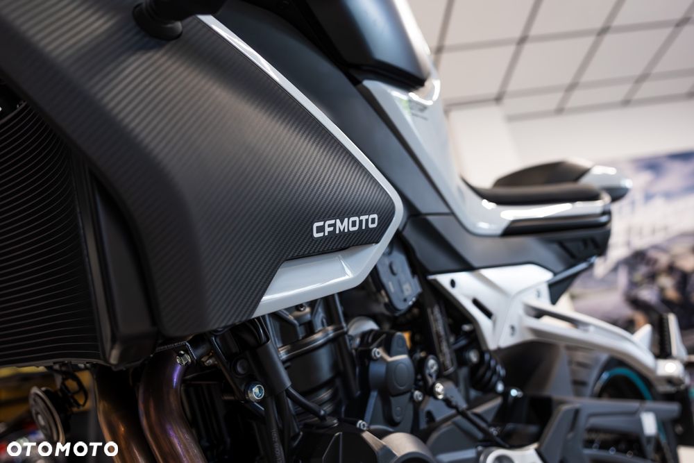 CFMoto 800NK - 17