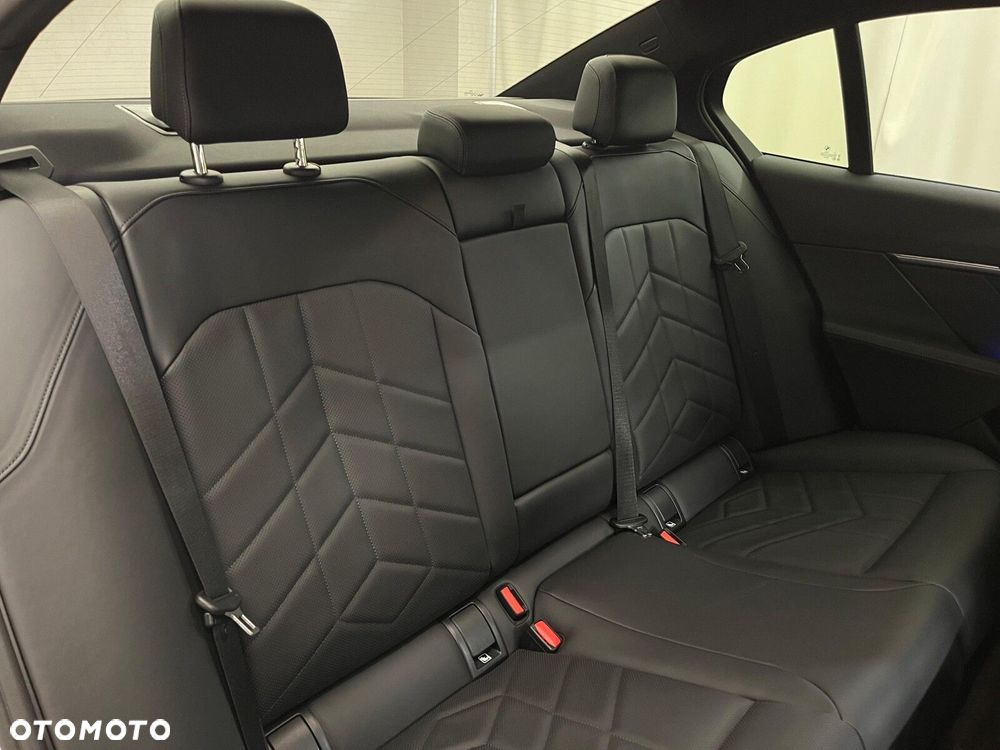 BMW Seria 5 520i mHEV M Sport - 36