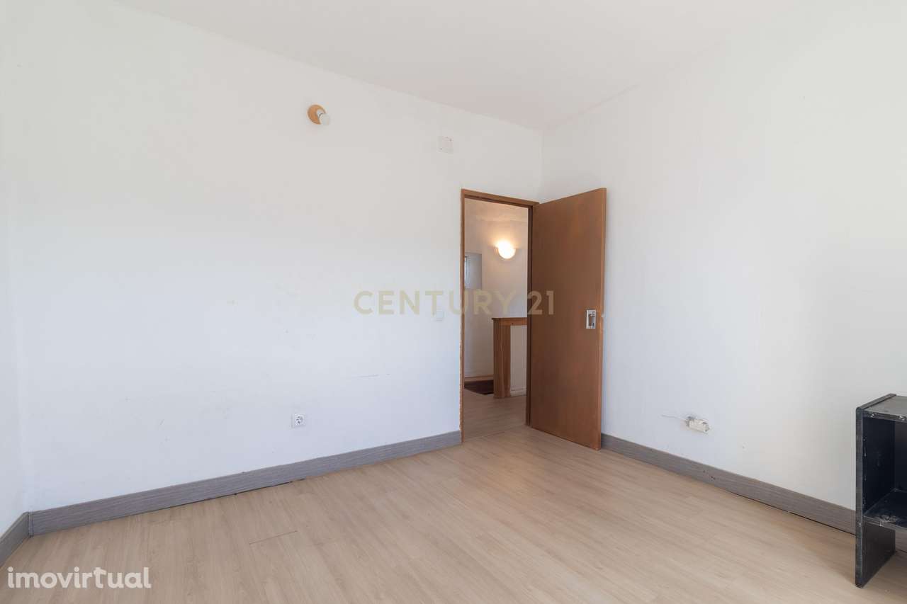 Moradia com 3 quartos em Castanheira de Pêra - Tranquilidade e Confort - Grande imagem: 5/26