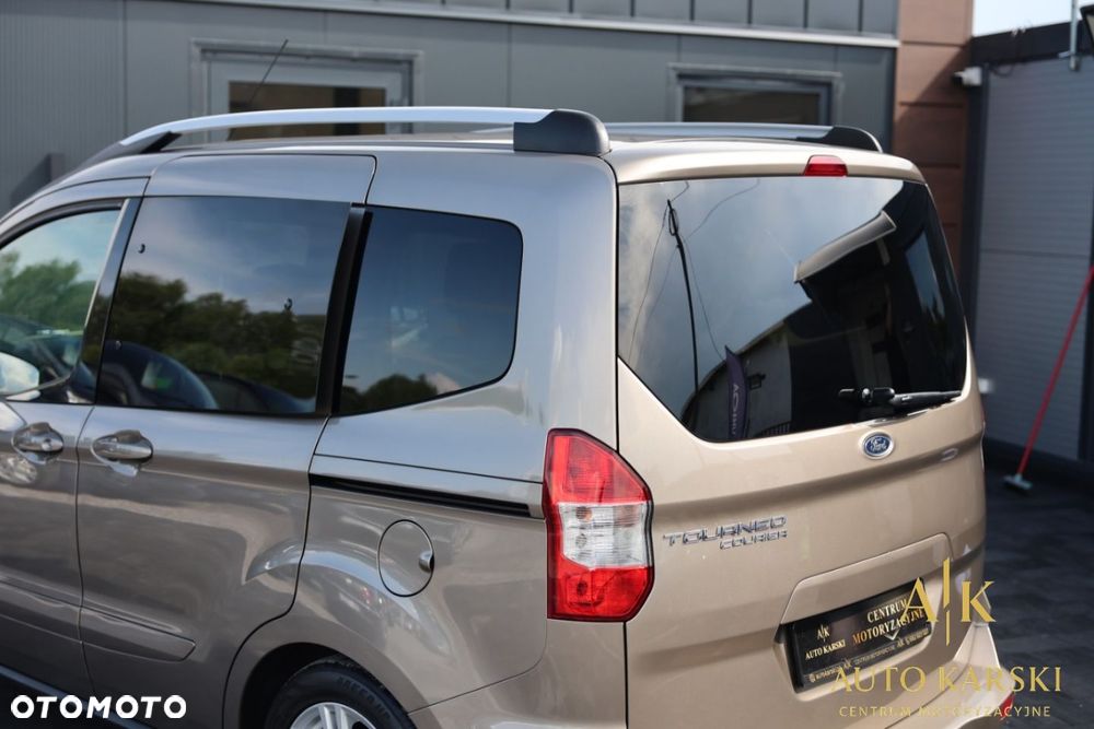 Ford Tourneo Courier - 17