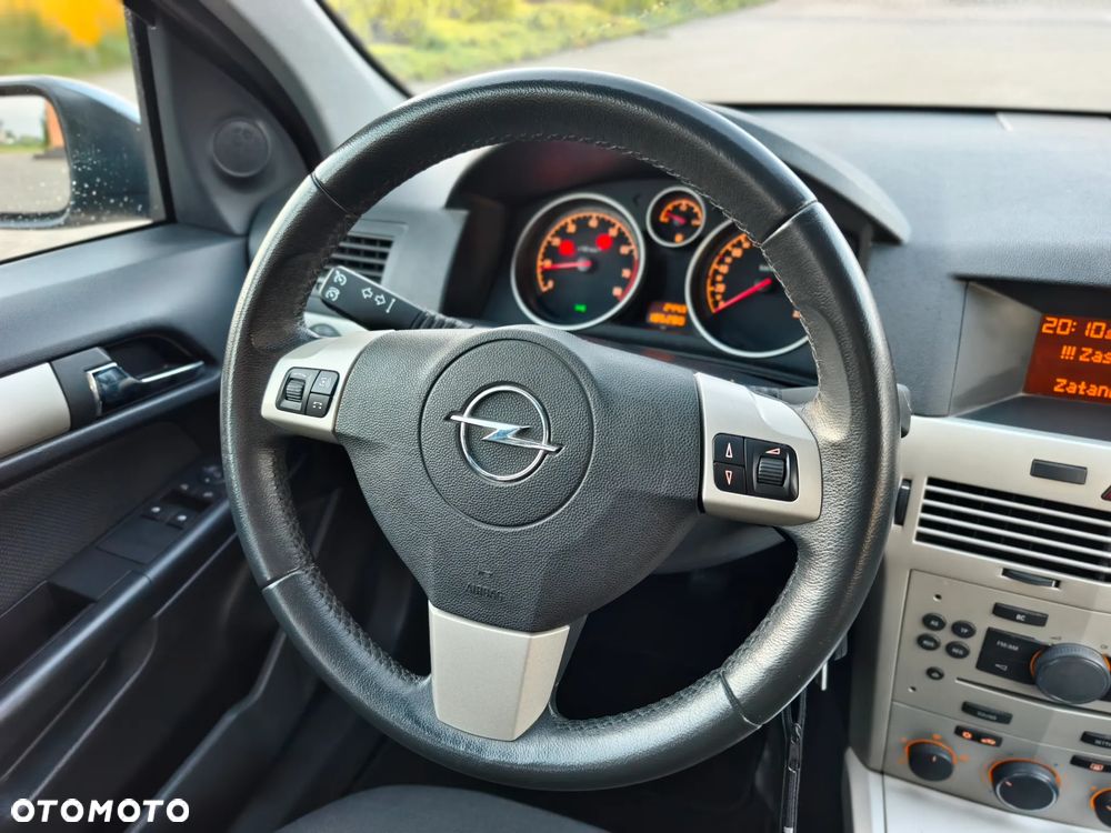 Opel Astra 1.6 Essentia - 12