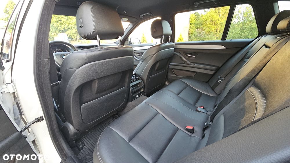 BMW Seria 5 525d xDrive Luxury Line - 10