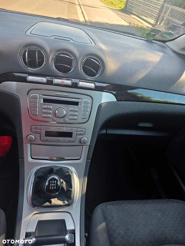 Ford Galaxy 2.0 Ghia - 8