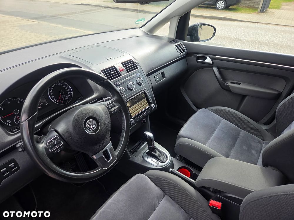 Volkswagen Touran - 8