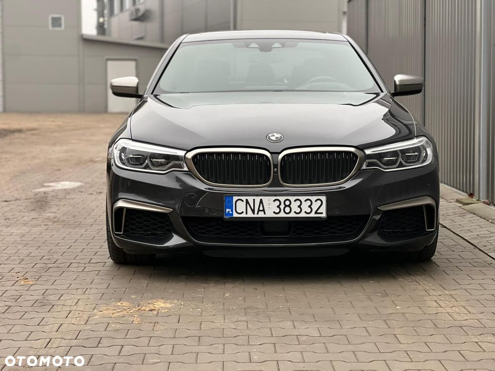 BMW Seria 5 M550i xDrive - 9
