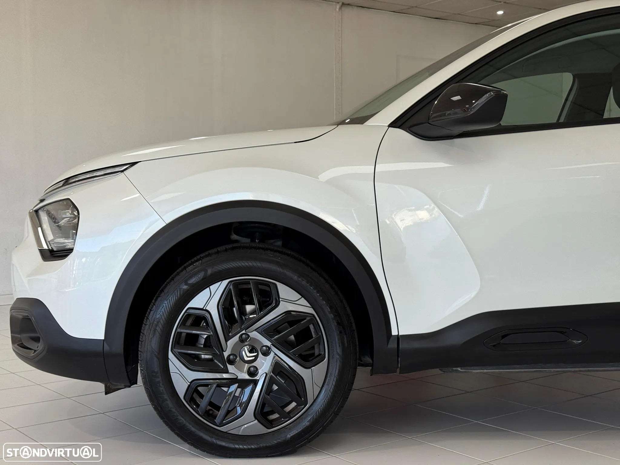 Citroën C4 X 1.2 PureTech Plus EAT8 - 32