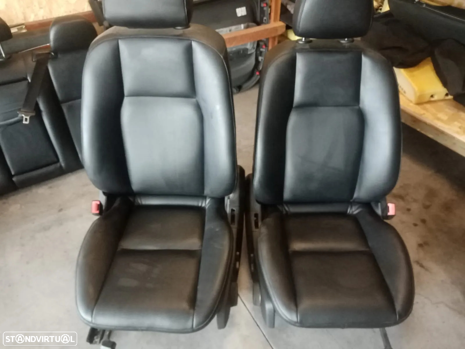 Interior Mercedes-Benz W204 2009 carrnha - 7