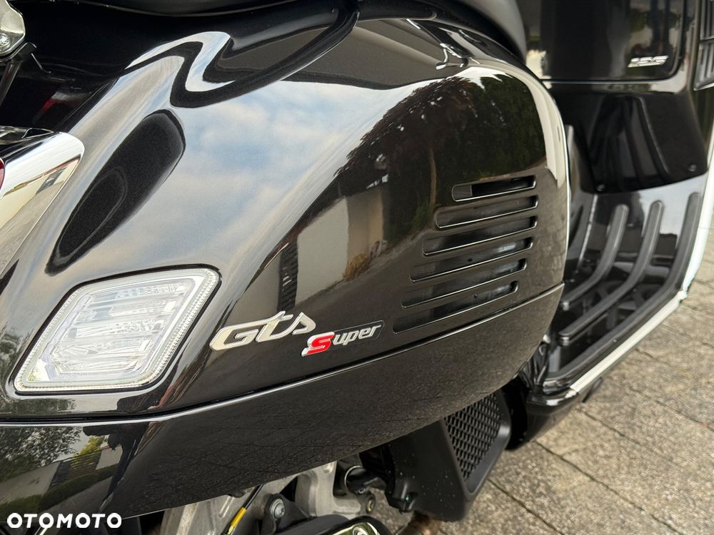 Vespa GTS - 12