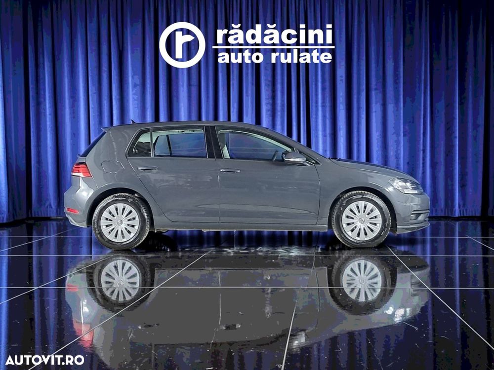Volkswagen Golf - 5