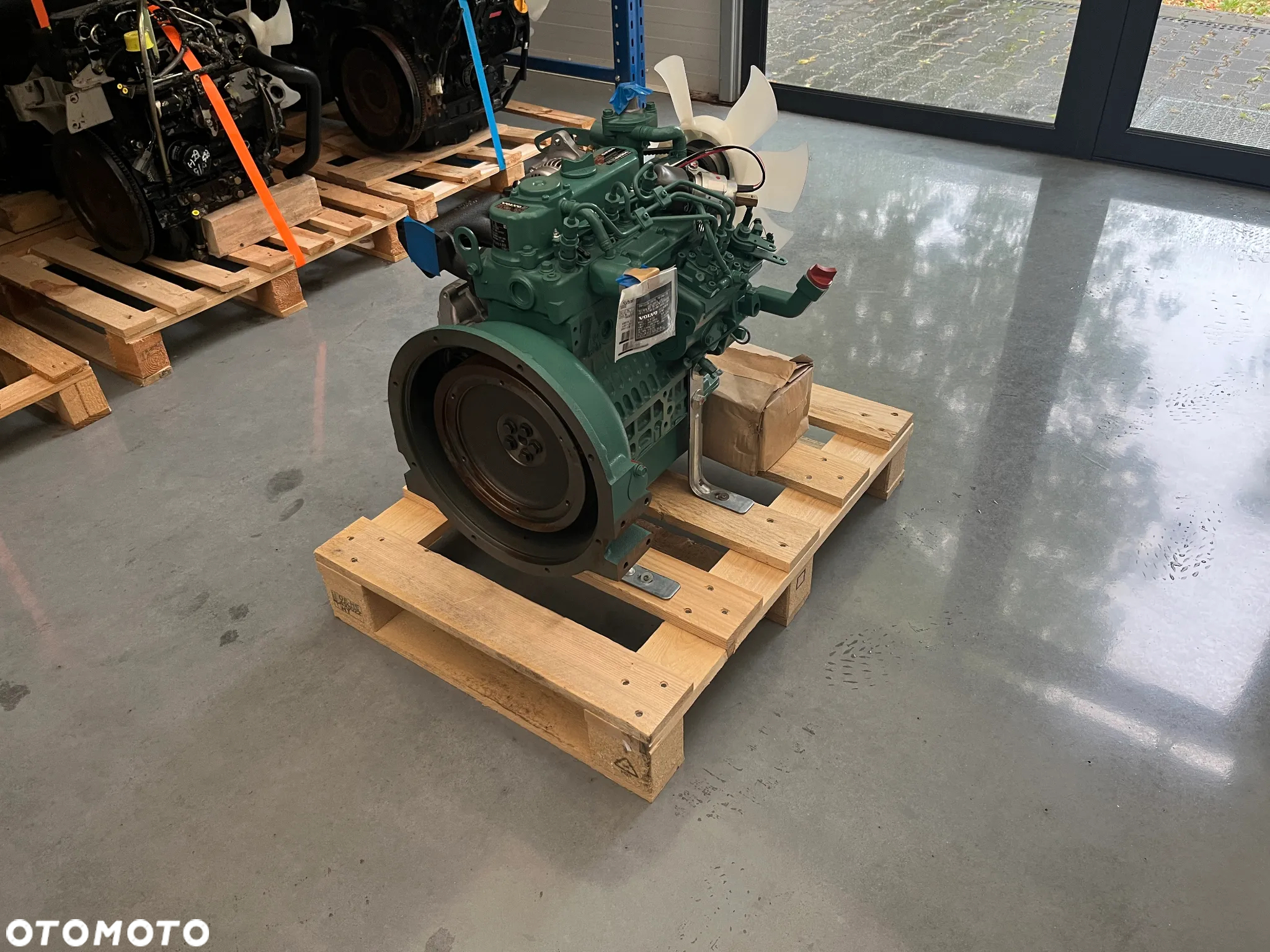 SILNIK VOLVO 9A-E4 9A KUBOTA D902 17000 NETTO - 4