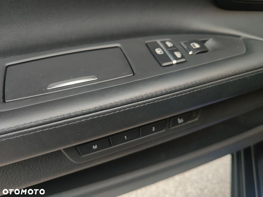 BMW Seria 7 - 34